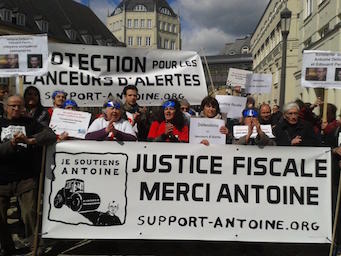 Mobilization for the first LuxLeaks trial, in April 2016.