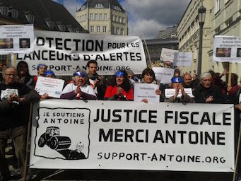 Mobilisation citoyenne lors du procès en première instance.