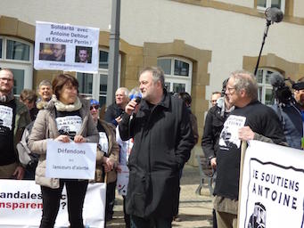 Denis Robert was present to support Antoine.